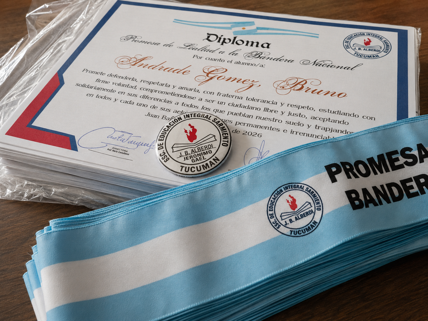 Pedido auténtico de diplomas y bandas
